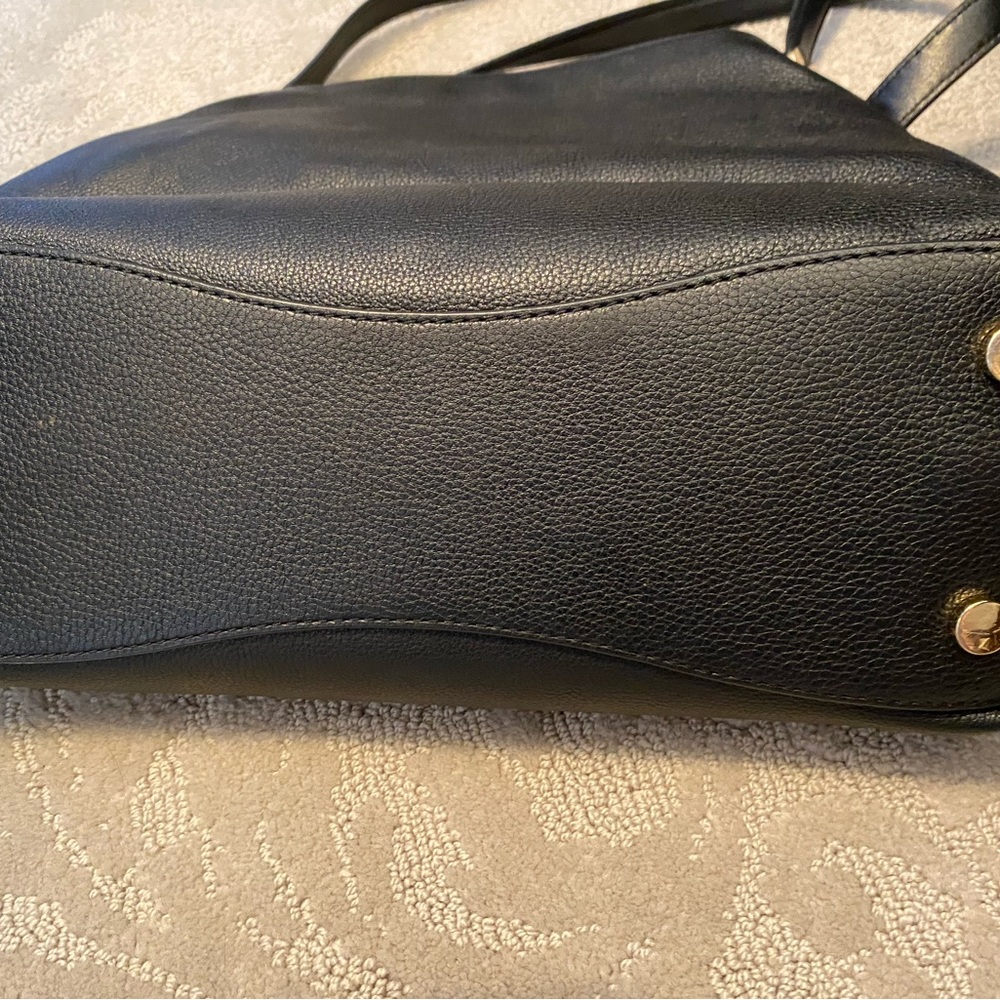 Michael Kors Handbag Black Leather - Picture 4 of 11